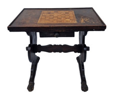 Tavolino da gioco con