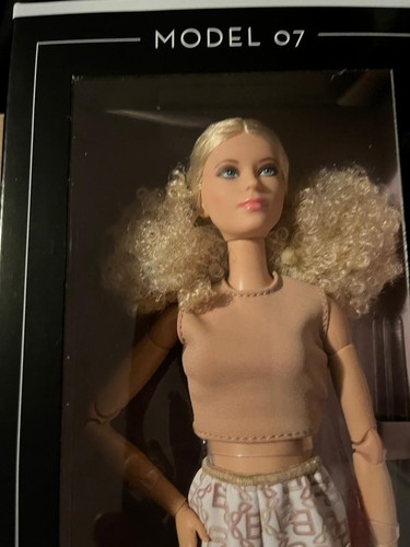 Barbie basics model collector - model,