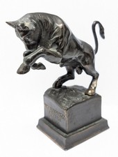 Scultura toro vigoroso 82