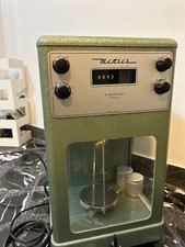 bilancia di precisione analitica Mettler degli anni 50.