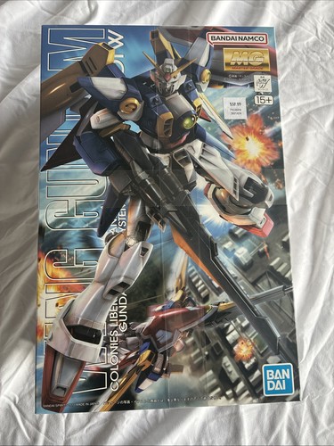 Bandai gundam wing - gundam,