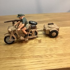 Britains Afrika Korps moto e