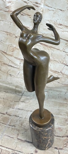 Statua scultura bronzo donna