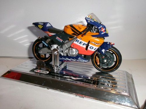 Valentino rossi honda rc - rossi,