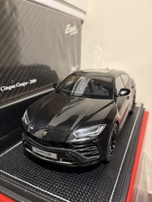 Lamborghini Urus 1/18 scale MR