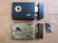 Serratura bordo porta bagno