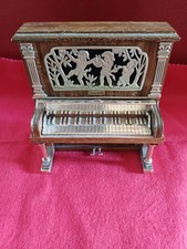 Miniatura pianoforte verticale