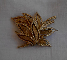 Spilla TRIFARI metallo colore oro