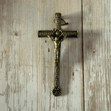 Antico crocifisso in ottone