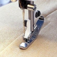 Piedino stretto per cerniera
