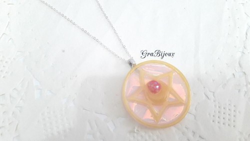Collana ciondolo resina - , spilla