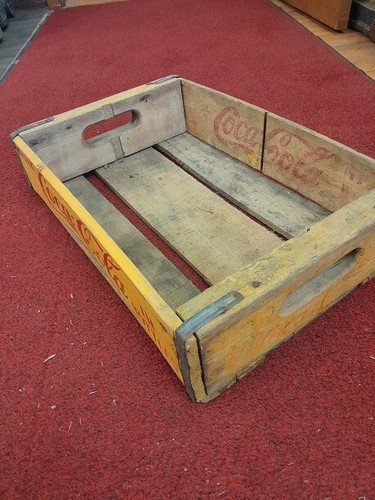 Cassa legno vintage giallo - in,