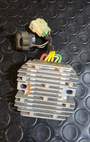 Regolatore tensione batteria - regolatore,