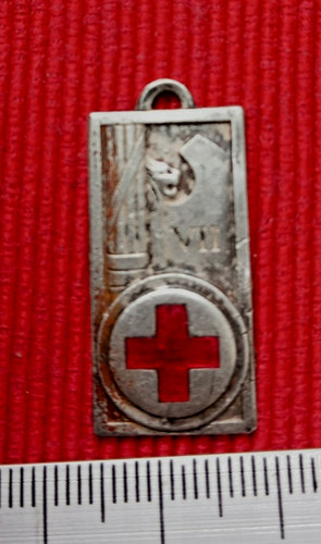 Croce rossa medaglia in - rossa,