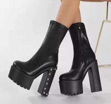 Stivaletti Neri Con Plateau E Tacco Largo 14 Cm Con Borchie Rock CF51844