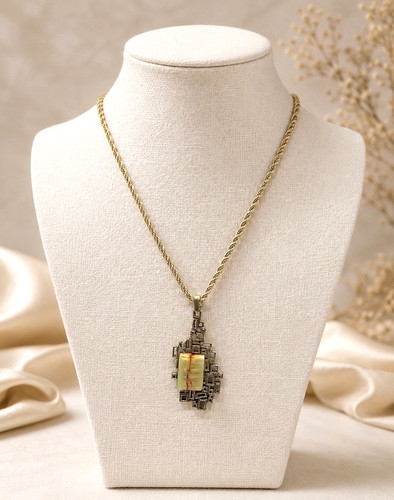 Collana con ciondolo
