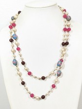 Collana lunga di perle finte