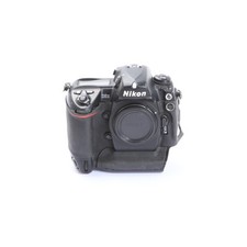 Nikon D2X + 240 Tsd. Scatti +