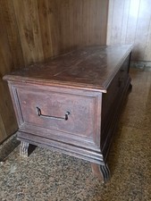 Antica Cassapanca in Noce
