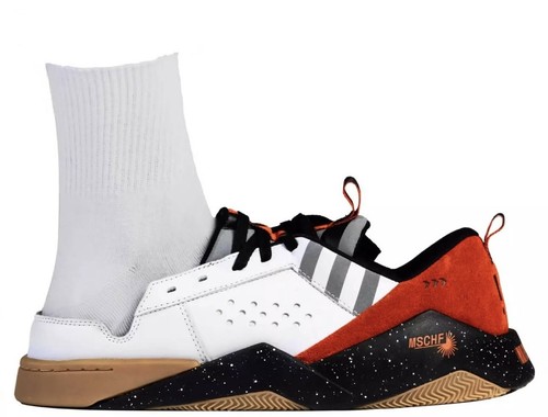 Scarpa all indietro - scarpa, all'indietro