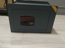 Stark cassaforte da muro chiusura con chiave mm. 310x195x210 h