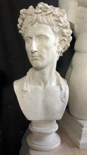 Busto scultura imperatore
