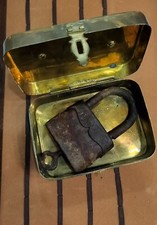 Vecchia cassettina con grosso