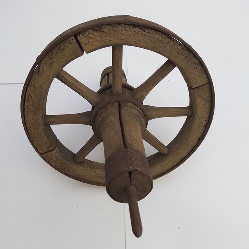 Vecchia ruota legno - ruota,