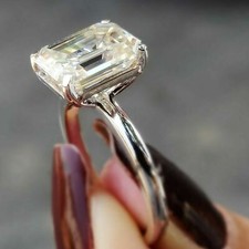 2CTW Emerald Cut VVS1