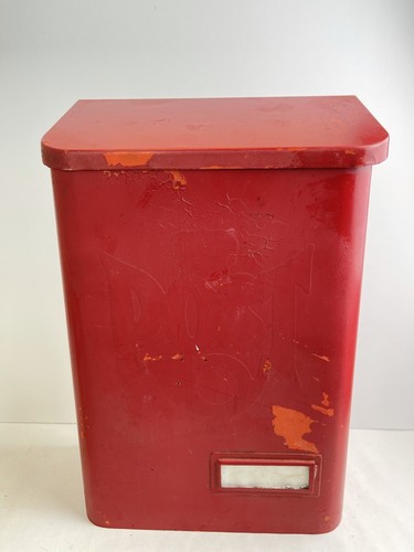Cassetta postale svedese rossa