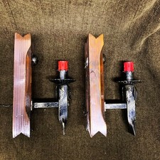 Coppia applique stile Rinascimento in legno e ferro battuto rustico a fiore