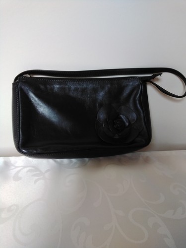 Una borsa pelle - pelle, molto