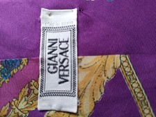 Cravatta Gianni Versace, Prima