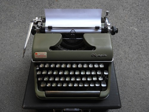 Macchina scrivere vintage - da,