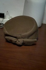 cappello color cammello con