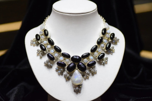 Collana pietra luna - di,