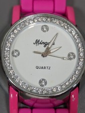 Orologio Mingdu quadrante bianco accento cristallo cassa tono argento cinturino silicone rosa