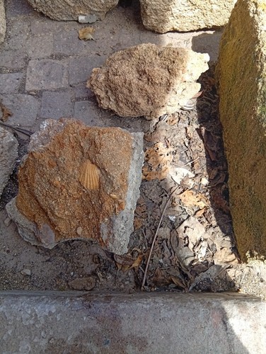 Pietra dì tufo risalente - dì,