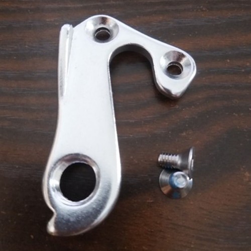 Pendentif canique - pendentif, m��canique