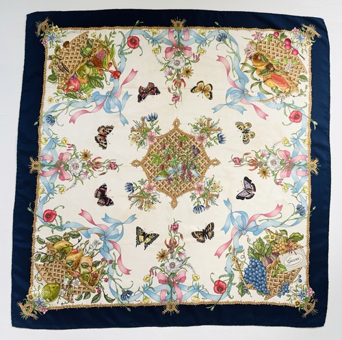 Foulard soie gucci v - foulard,