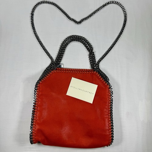 Borsa nuova con etichette