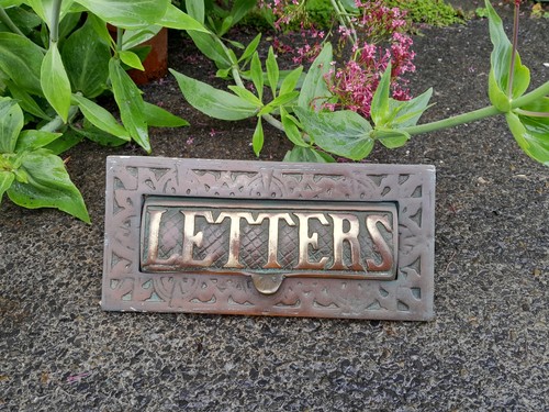 Antica cassetta delle - , lettere