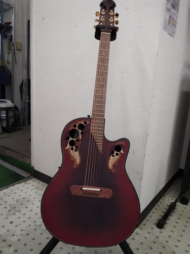 Chitarra acustica usata