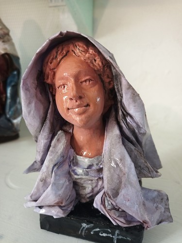 Busto donna cartapesta - in,