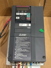 TRANE MITSUBISHI 5HP F800 INVERTER TRIFASE VSD/VFD 7.6A 3.7kW FR-F840-00083-3-N6