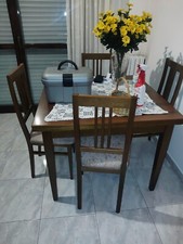tavolo da soggiorno allungabile più 4 sedie 