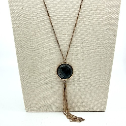 Collana con ciondolo nappa