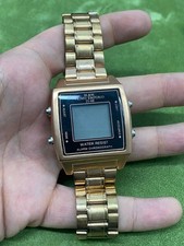 Orologio digitale vintage oro