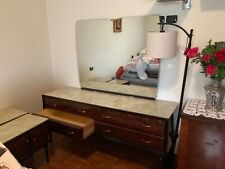 cassettone con 4 cassetti e specchio + due comodini