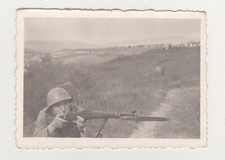 Bel ragazzo soldato militare